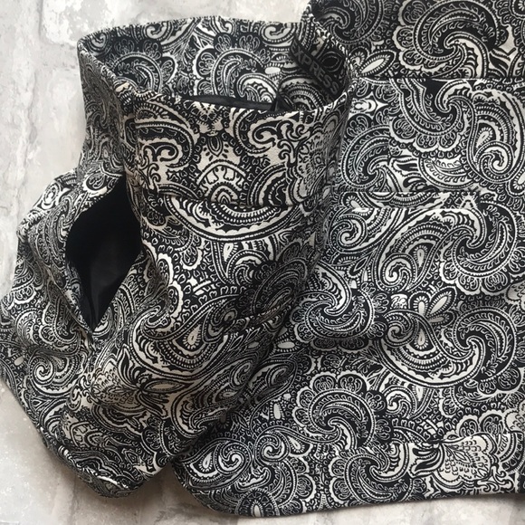 EXPRESS | Paisley Print Black & White Woven Shorts - Picture 4 of 8